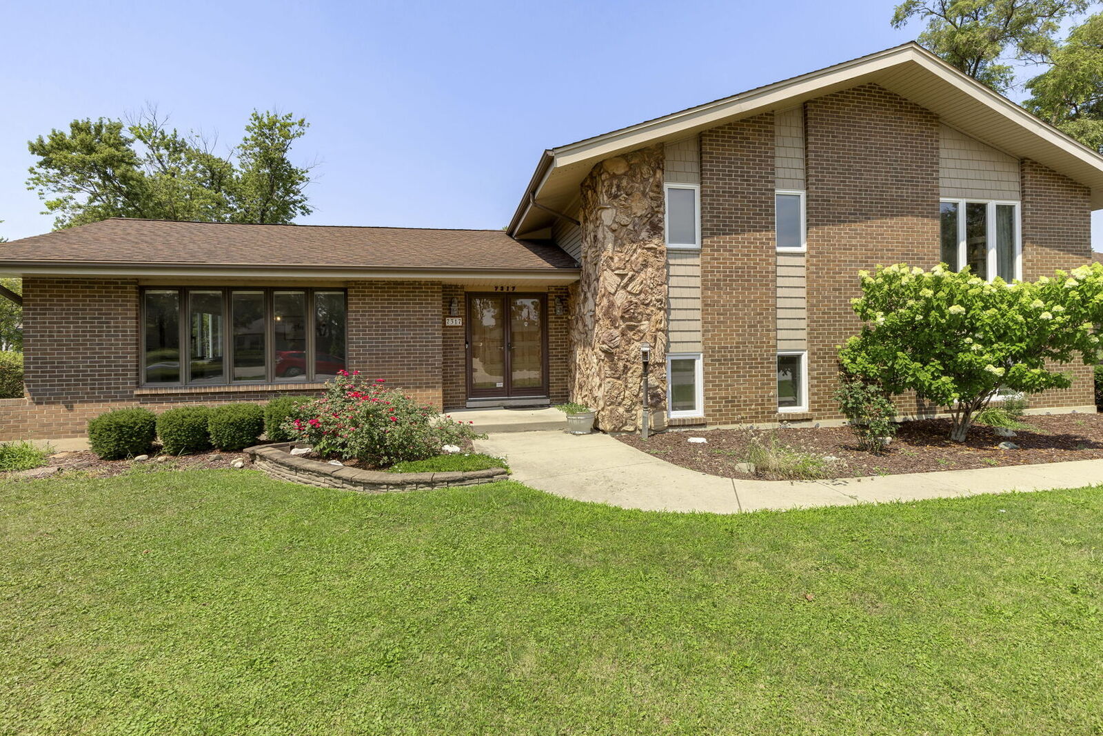 Property Photo:  7317 Sunrise Avenue  IL 60561 