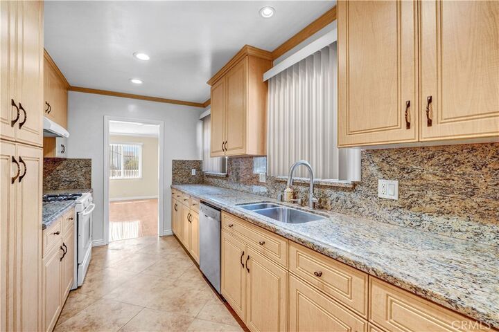 Property Photo:  6556 Teesdale Avenue  CA 91606 