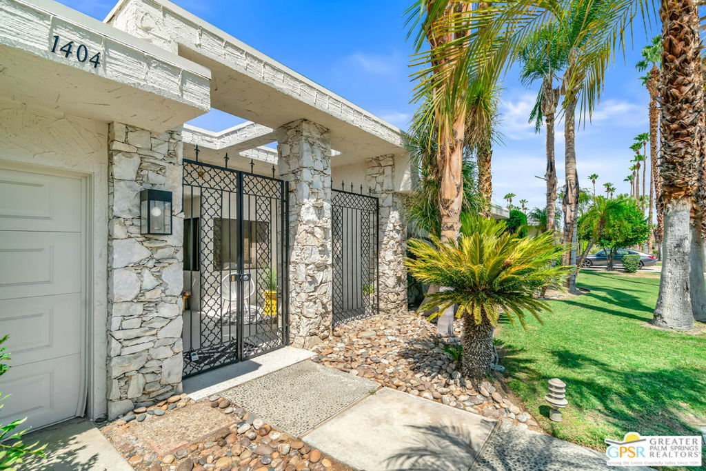 Property Photo: 1404 E Sierra Way CA 92264