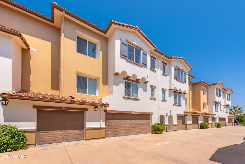 Property Photo:  477 Country Club Drive 219  CA 93065 