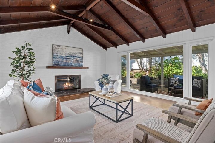 Property Photo: 901 N Poinsettia Avenue CA 90266