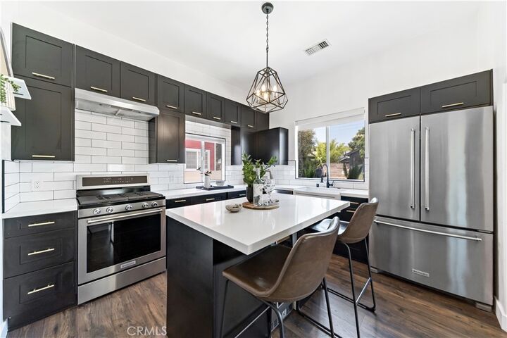 Property Photo:  4116 E 14th Street  CA 90804 