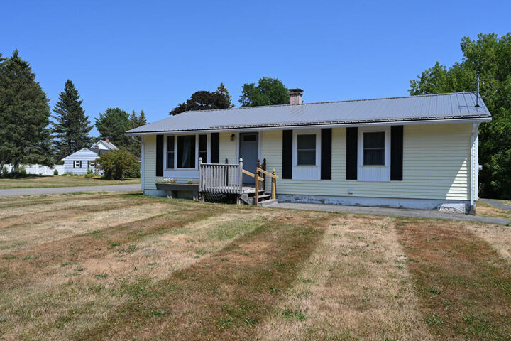 22 Wheelden Heights  Hampden ME 04444 photo