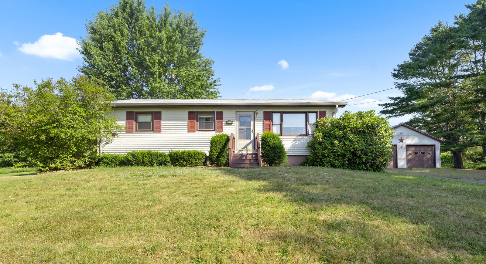 Property Photo:  1729 Avenue Road  ME 04435 
