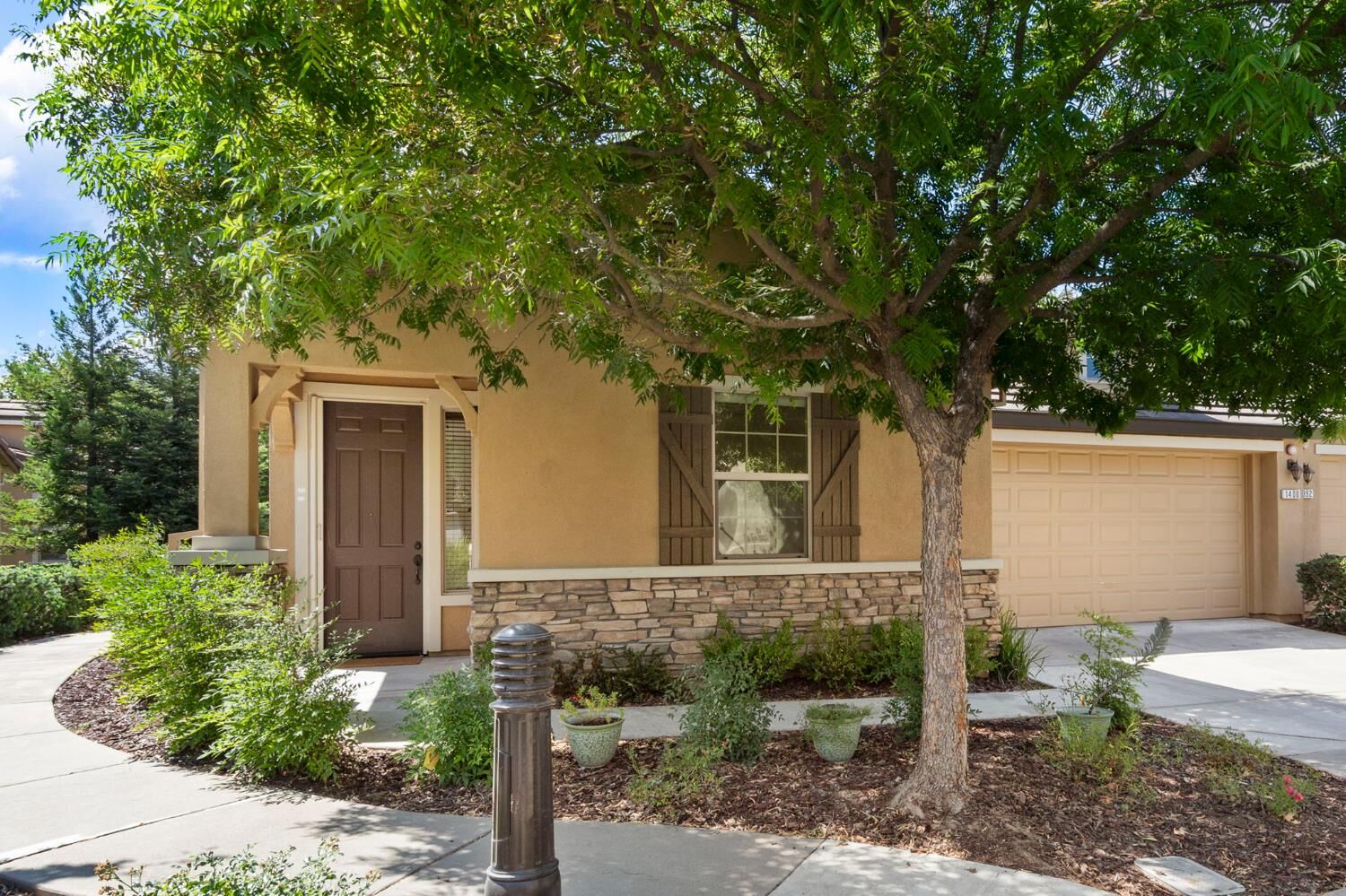 Property Photo:  1400 Marseille Lane  CA 95747 