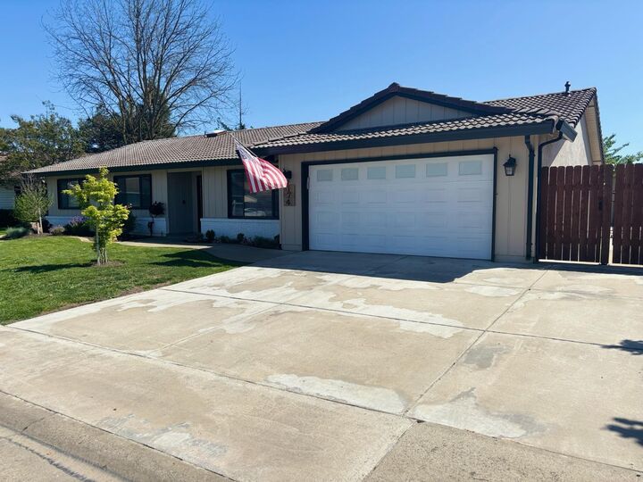 174 Trent Drive  Galt CA 95632 photo