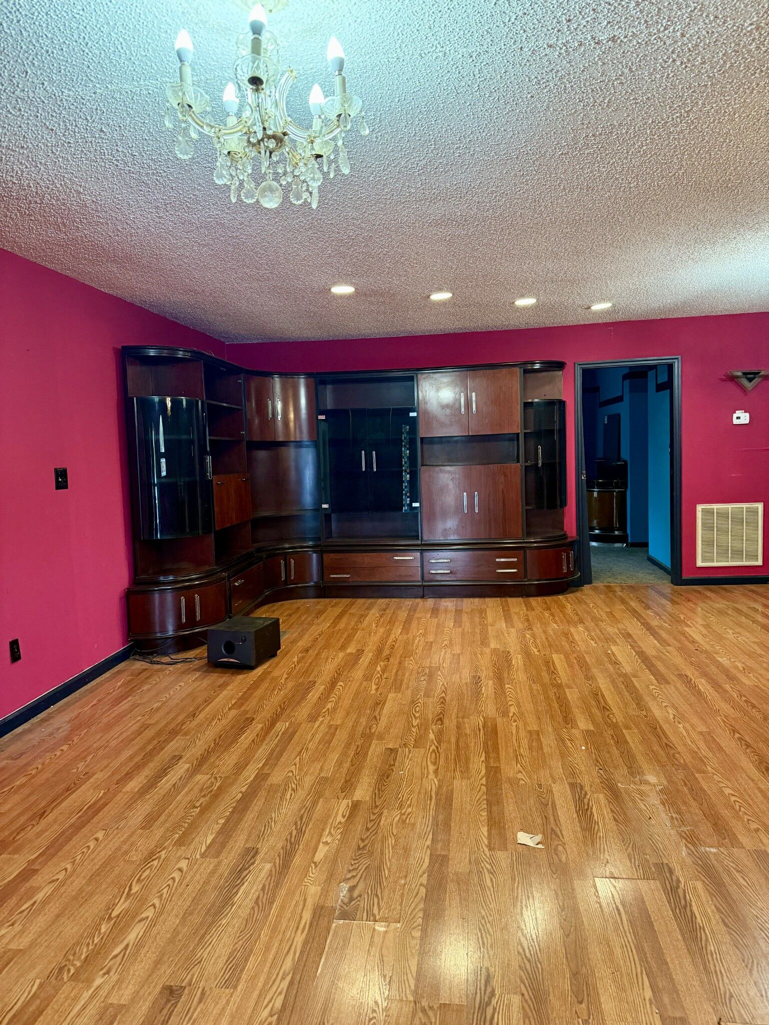 Property Photo: 847 Wren Rd TN 37072