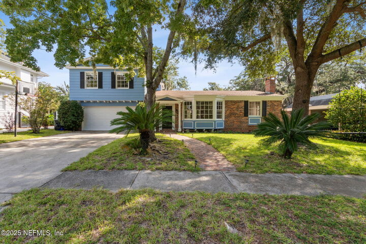 Property Photo: 1825 Elizabeth Place FL 32205
