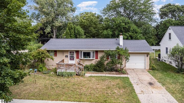 Property Photo: 1017 Taylor Street MI 48858