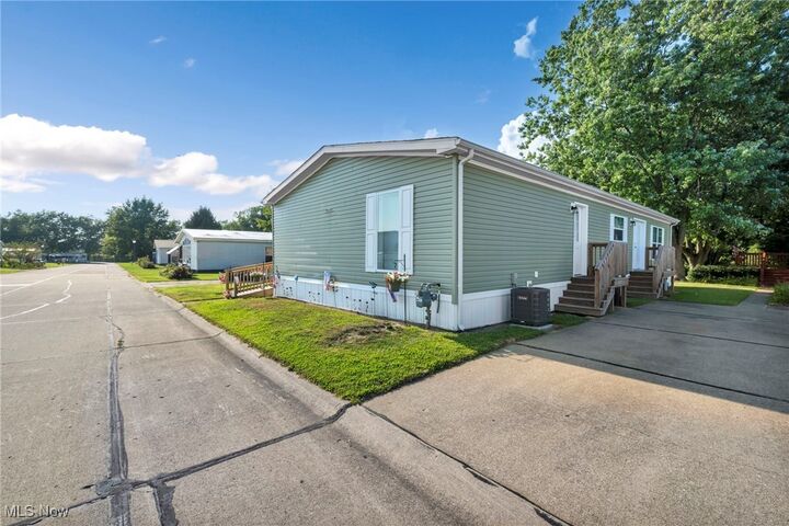 Property Photo: 110 NW Lebanon Road 92 OH 44618