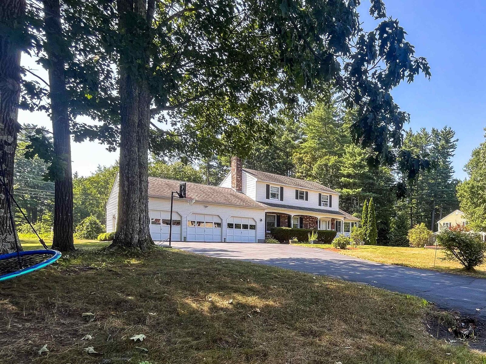Property Photo:  4 Brenda Lane  NH 03054 