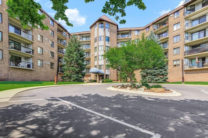 Property Photo: 2601 Kenzie Terrace 412 MN 55418