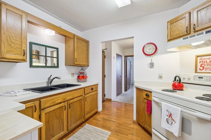 Property Photo:  2601 Kenzie Terrace 305  MN 55418 