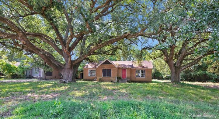 Property Photo: 2656 &Amp 2658 Old Minden Road LA 71112