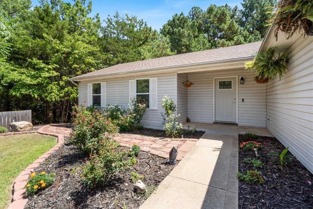 Property Photo:  16 Stirling Lane  AR 72715 