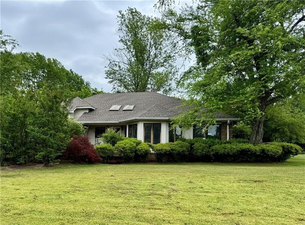 Property Photo: 502 Carden Place AR 72802