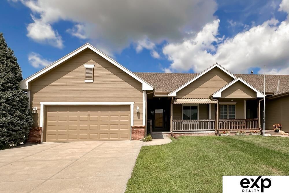 Property Photo: 900 Maple Street NE 68059