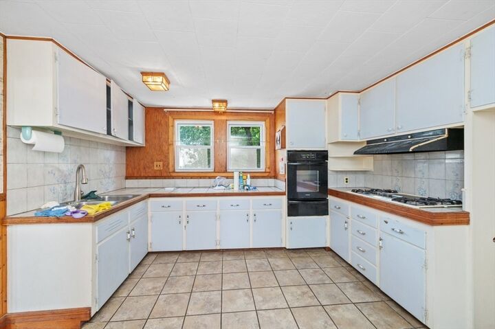 Property Photo:  23 Lewis St  MA 01830 
