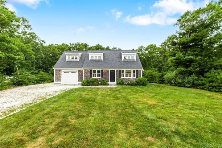 Property Photo: 10 Camelot Ct MA 02556