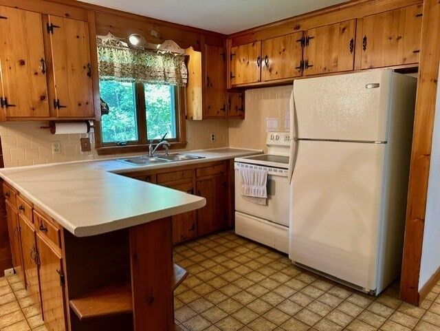Property Photo:  33 Forest St  MA 01845 