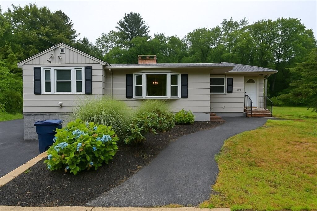 Property Photo:  399 Shawsheen Ave  MA 01887 