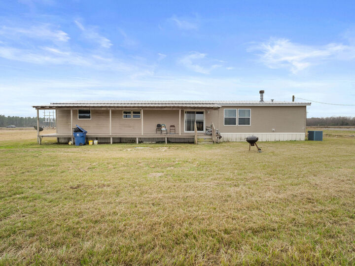 Property Photo: 3610 US-190 LA 70634