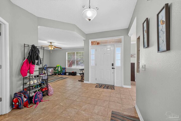 Property Photo: 210 Citadel Ln FL 32539