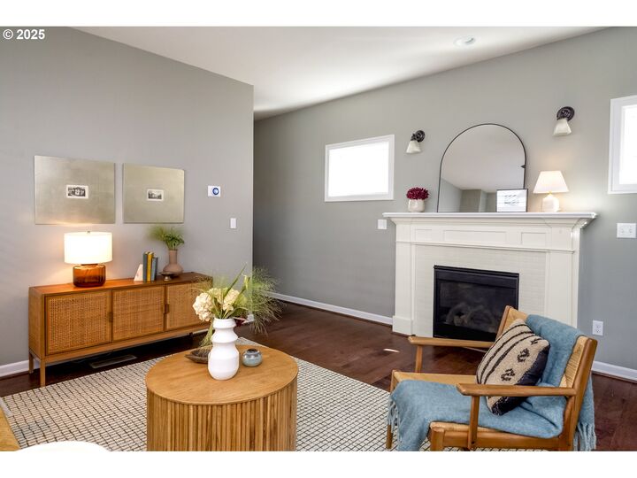 Property Photo:  319 NE 57th Ave  OR 97213 
