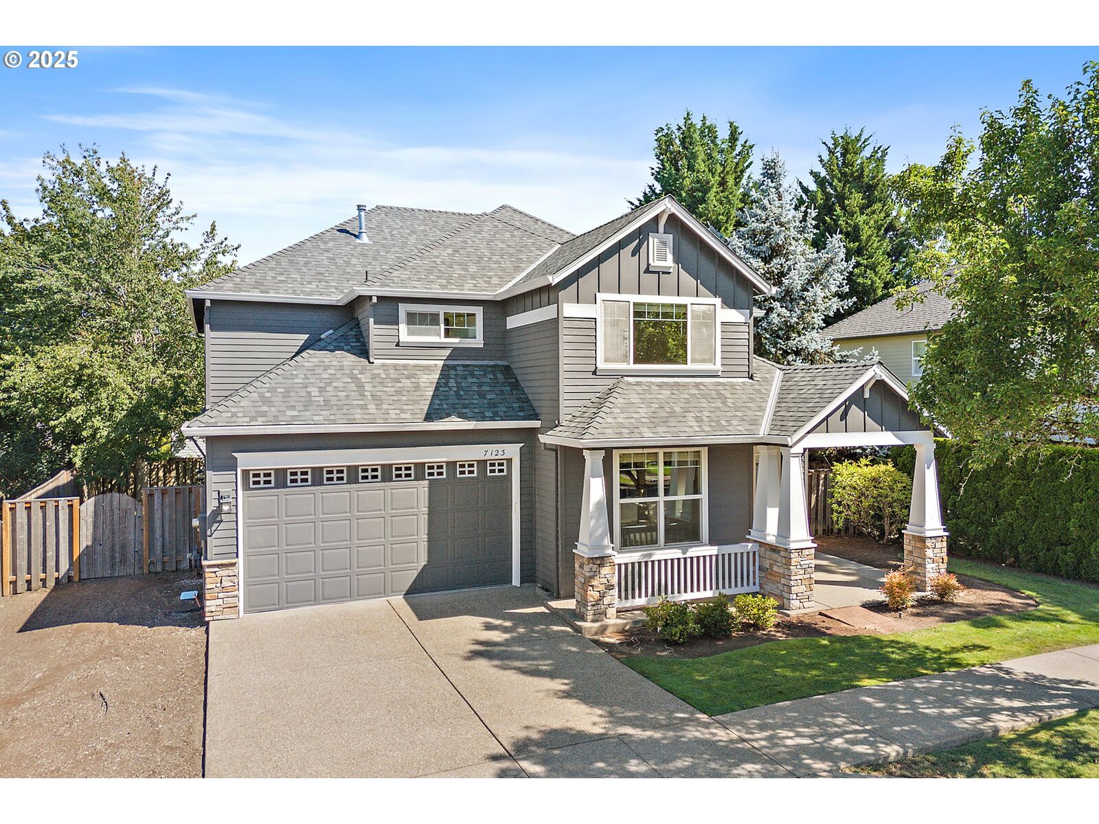 Property Photo: 7123 SW Iron Horse St OR 97070