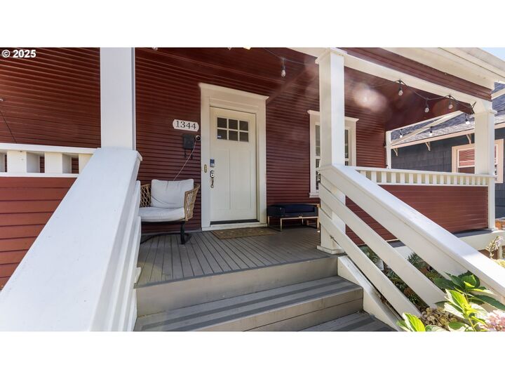 Property Photo:  1344 SE Miller St  OR 97202 
