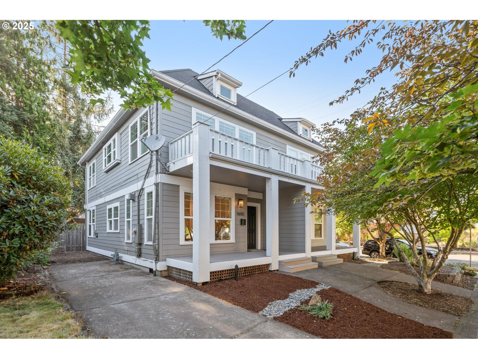 Property Photo: 5655 N Denver Ave OR 97217