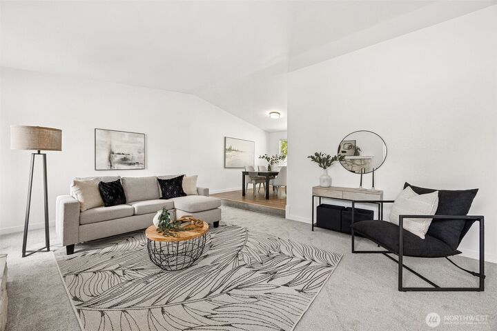 Property Photo: 21502 38th Avenue E WA 98387