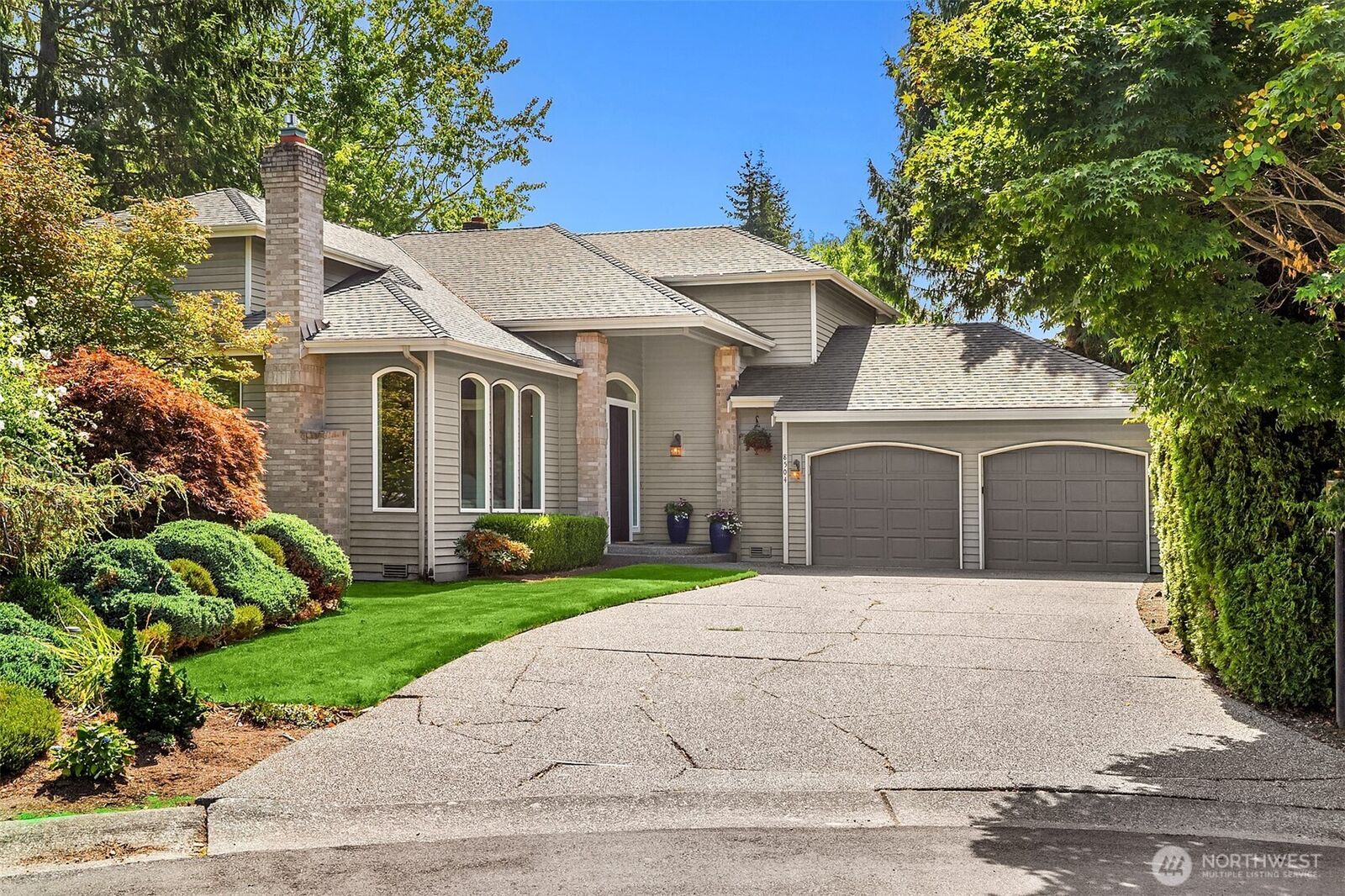 Property Photo:  8504  199th Place SW  WA 98026 
