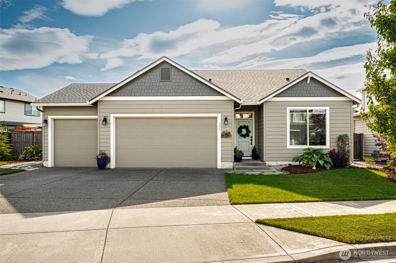 Property Photo:  129 N  88th Drive  WA 98642 