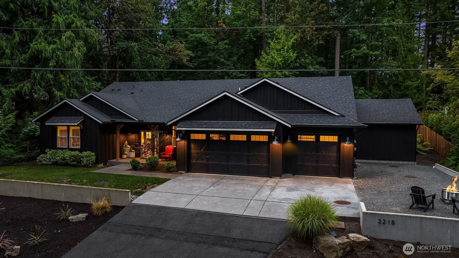 Property Photo:  2215 W Beaver Lake Dr  SE  WA 98075 