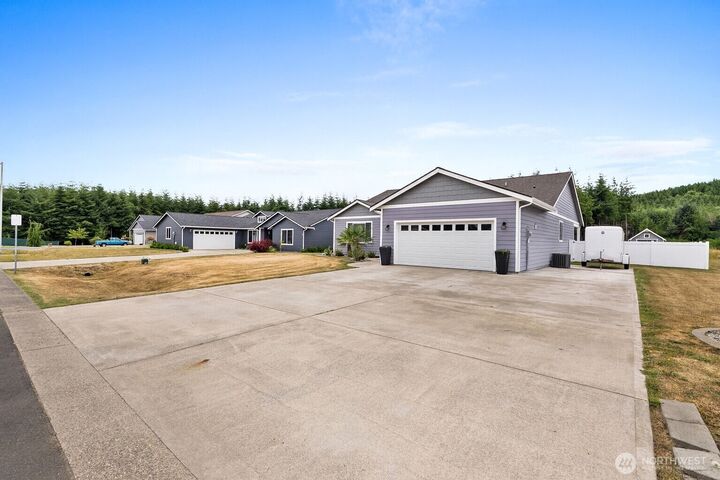 Property Photo:  611  Woodside Road  WA 98537 