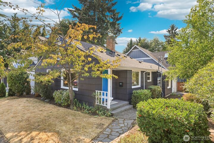 4055 NE 57th Street  Seattle WA 98105 photo