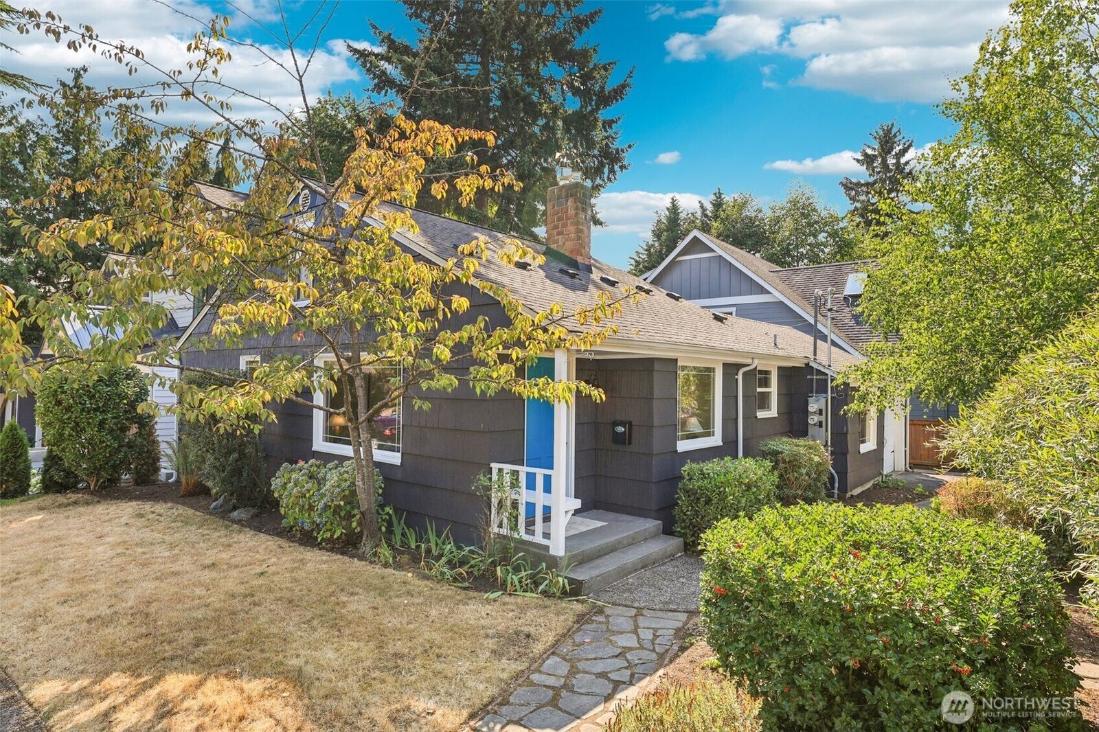 Property Photo:  4055 NE 57th Street  WA 98105 