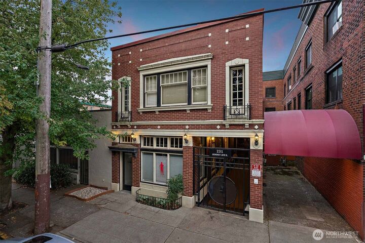 231  Summit Avenue E  Seattle WA 98102 photo