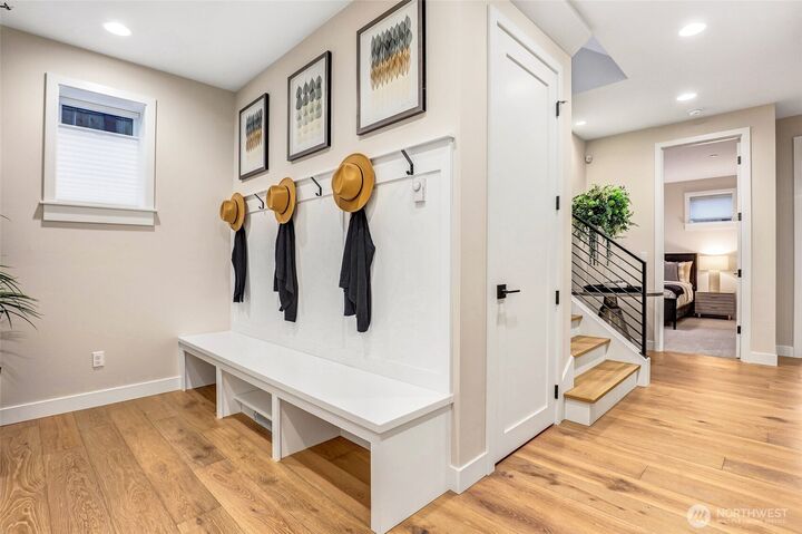 Property Photo: 11218 NE 67th Street 3 WA 98033