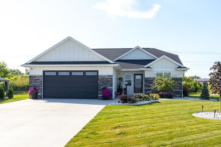 Property Photo: 572 Emerald Isle Court WI 54180