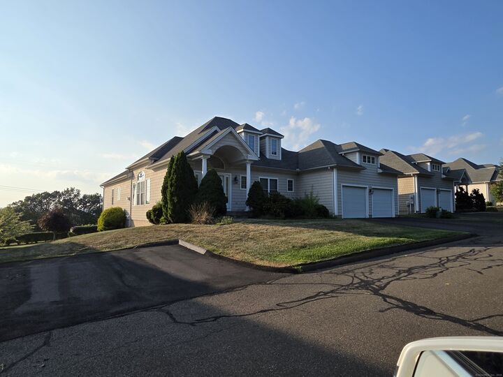 Property Photo:  24 Fairway Drive 24  CT 06492 