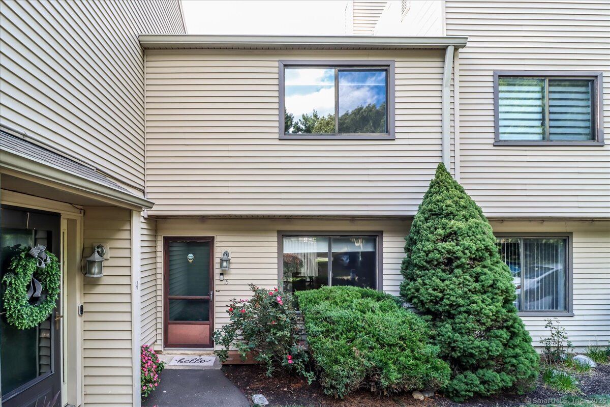 Property Photo: 1 Horizon Drive Apt 15 CT 06854