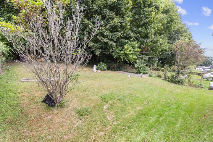 Property Photo:  82 Huntington Avenue  CT 06512 