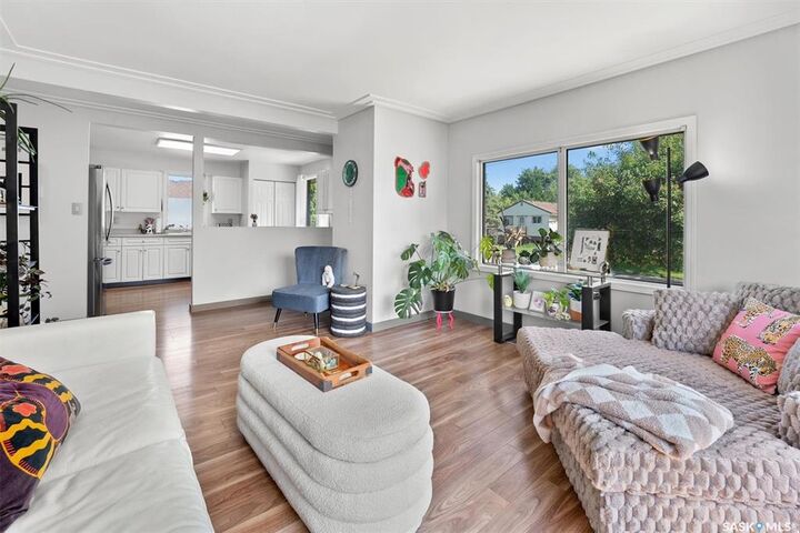 Property Photo:  1141 L Avenue N  SK S7L 2R9 