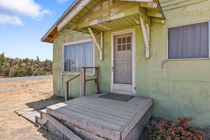 Property Photo:  5891 Ave 308  CA 93291 