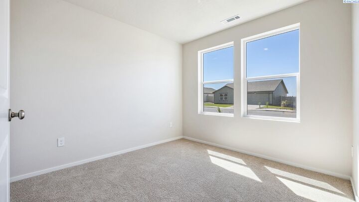 Property Photo:  11333 Buckingham Dr  WA 99301 