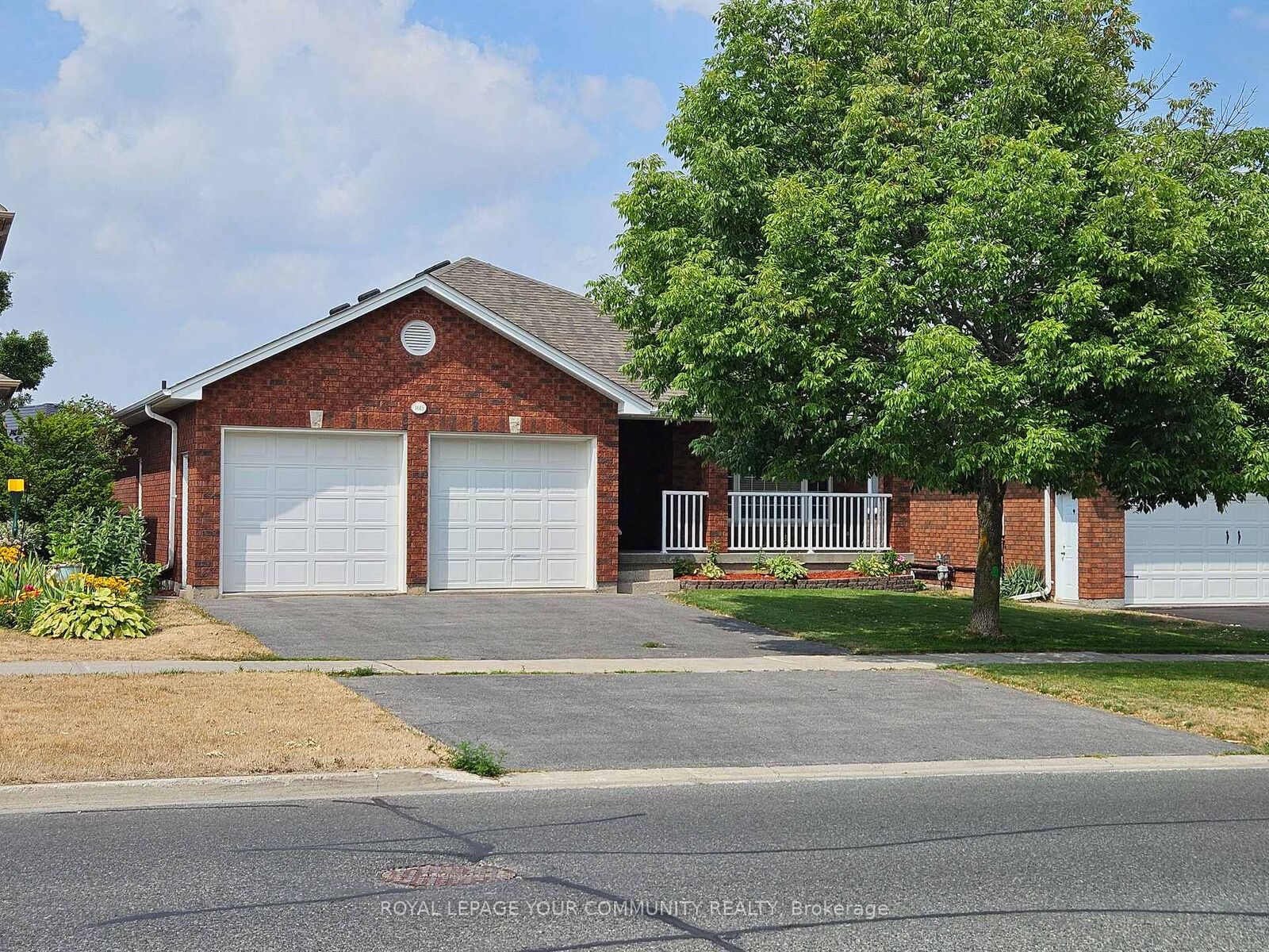 Property Photo: 1615 Ravenwood Drive ON K9K 2P8