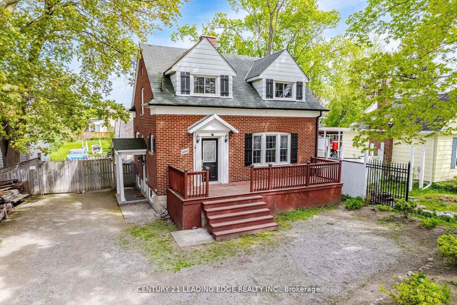 Property Photo: 980 King Street E ON L1H 1H2