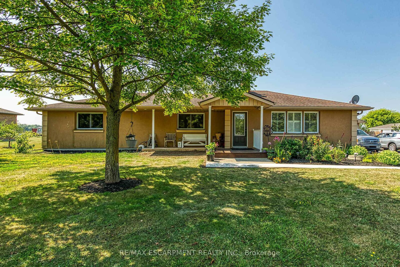 Property Photo:  982 Highland Road E  ON L8J 3G9 